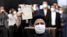 Konzervativní éf íránské justice, klerik Ebráhím Raísí, oznámil kandidaturu do...