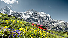 Jungfraujoch. Nejvýš postavené nádraží Evropy leží pod ledovcem Bernských Alp 3... Jungfraujoch. Nejvýš postavené nádraží Evropy leží pod ledovcem Bernských Alp 3...
