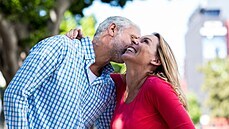 Láska jako z románů je dar. I když vaše partnerství není zalité dárky,... Láska jako z románů je dar. I když vaše partnerství není zalité dárky,...