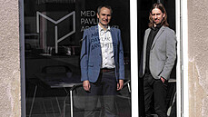 Architekti Tomáš Med a Lukáš Pavlík. Architekti Tomáš Med a Lukáš Pavlík.