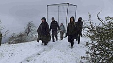 Při instalaci klecí v polovině dubna ještě ochránce přírody překvapil poslední... Při instalaci klecí v polovině dubna ještě ochránce přírody překvapil poslední...