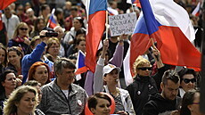 Sobotní demonstrace rodičů za návrat dětí do škol bez podmínek v Liberci se... Sobotní demonstrace rodičů za návrat dětí do škol bez podmínek v Liberci se...