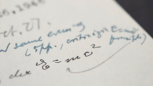 Dopis Alberta Einsteina, ve kterm pouil svou nejpopulrnj rovnici, se vydrail za 1,2 milionu dolar (25 milion korun).