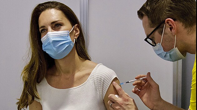 Vvodkyn Kate (39) dostala prvn dvku vakcny proti covidu (Londn, 28. kvtna 2021)