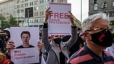 Poláci a Bělorusové ve Varšavě protestují proti zatčení běloruského disidenta a... Poláci a Bělorusové ve Varšavě protestují proti zatčení běloruského disidenta a...
