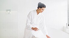 Jen pár kapek oleje dokáže potěšit pokožku těla a dopřát jí potřebnou či... Jen pár kapek oleje dokáže potěšit pokožku těla a dopřát jí potřebnou či...