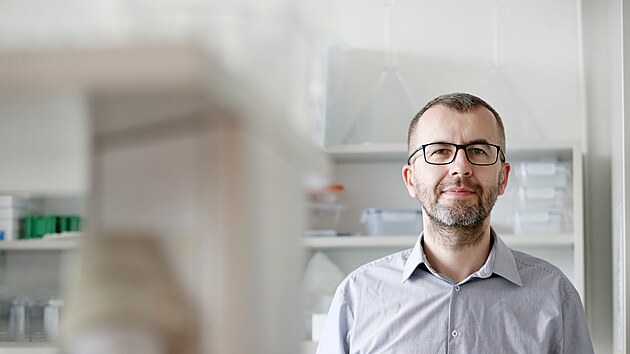 Petr Ryšávka vyvíjí probiotika na míru. Sám na sobě přípravky testuje. Petr Ryšávka vyvíjí probiotika na míru. Sám na sobě přípravky testuje.