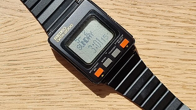 Prvn chytr hodinky na svt: Seiko Data-2000 z roku 1983