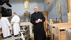 Svatostánek odemkl místní farář Kazimierz Płachta (6. května 2021) Svatostánek odemkl místní farář Kazimierz Płachta (6. května 2021)