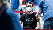 Kde se registrovat, abyste se k vakcíně dostali co nejrychleji? V noci se... Kde se registrovat, abyste se k vakcíně dostali co nejrychleji? V noci se...