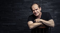 Má české i slovenské občanství, cítí se jako Čechoslovák. Herec Adrian... Má české i slovenské občanství, cítí se jako Čechoslovák. Herec Adrian...