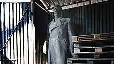 Muzeum Českého krasu získalo do sbírek sochu Stalina. Pískovcový kolos z... Muzeum Českého krasu získalo do sbírek sochu Stalina. Pískovcový kolos z...