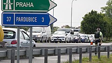 Světelná křižovatka u Dražkovic je dnes nejužším hrdlem na silničním tahu I/37... Světelná křižovatka u Dražkovic je dnes nejužším hrdlem na silničním tahu I/37...