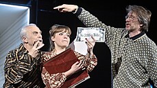 Zleva Josef Kundera, Svetlana Hruškociová a Stanislav Gerstner v komedii Čtyři... Zleva Josef Kundera, Svetlana Hruškociová a Stanislav Gerstner v komedii Čtyři...