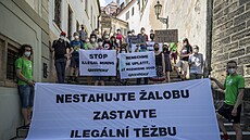 Prahou prošel protestní pochod Greenpeace za ukončení těžby uhlí v polském dole... Prahou prošel protestní pochod Greenpeace za ukončení těžby uhlí v polském dole...