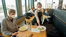 Ve zlínské Bistrotéce zahájili provoz v poslední květnový den. Ve zlínské Bistrotéce zahájili provoz v poslední květnový den.