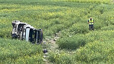 Při nehodě auta na D11 na Kolínsku zemřeli dva lidé, dalších pět lidí je... Při nehodě auta na D11 na Kolínsku zemřeli dva lidé, dalších pět lidí je...