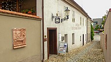 Rekonstrukce trvající dva roky dbala na zachování původního vzhledu domu a... Rekonstrukce trvající dva roky dbala na zachování původního vzhledu domu a...