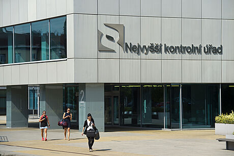 KOMENTÁŘ: Zhoubný bacil aktivismu ve státních institucích Nejvyšší kontrolní úřad | na serveru Lidovky.cz | aktuální zprávy