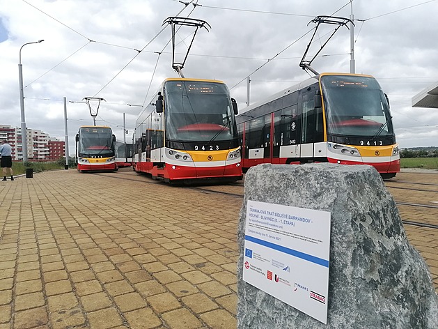 <p>V pátek 11. června byla zahájena 0. a 1. etapa výstavby nové nové tramvajové tratě Sídliště Barrandov - Kaskády - Holyně o délce 1,1 kilometru. Celá stavba by měla trvat 10 měsíců a první cestující linkou 5 se možná svezou na konci dubna nebo začátku k