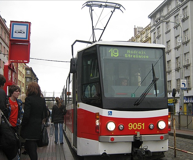 <p>Mnoha lidem se linka 19 v trase Lehovec - Kubánské náměstí - Pankrác nelíbí, část by jich uvítala linku 19 v trase Lehovec - Strašnická - Zahradní Město, linku 24 Březiněveská / Kobylisy - Kubánské náměstí, linku 6 Palmovka - Pankrác.</p>