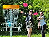 Nově vybudovaný volnočasový areál v Ostrově, jehož součástí je dětské hřiště,... Nově vybudovaný volnočasový areál v Ostrově, jehož součástí je dětské hřiště,...