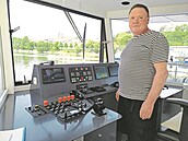 Kapitán nejmodernější lodi v Praze je sympaťák.