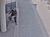 Muž s 3,7 promile se snažil jet na kole, nezvládl ale ani chůzi Muž s 3,7 promile se snažil jet na kole, nezvládl ale ani chůzi