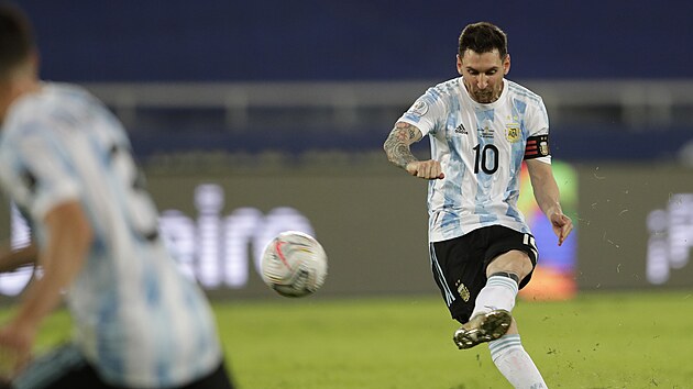Argentinsk kapitn Lionel Messi stl gl z pmho kopu v utkn Copa Amrica.