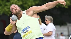 Atletický mítink Kladno hází - koulař Tomáš Staněk. Atletický mítink Kladno hází - koulař Tomáš Staněk.