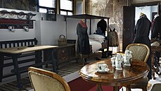 Vystaveny jsou například zbraně, orientální předměty a další nábytek v... Vystaveny jsou například zbraně, orientální předměty a další nábytek v...