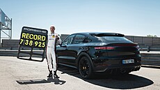 Rekordní jízda Porsche Cayenne Rekordní jízda Porsche Cayenne