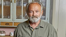 Němý čeledín v Postřižinách. Legendární Drápalík v komedii Vesničko má... Němý čeledín v Postřižinách. Legendární Drápalík v komedii Vesničko má...