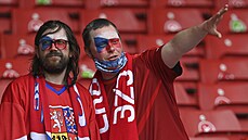 Čeští fanoušci v Hampden Parku čekají na start utkání mistrovství Evropy proti... Čeští fanoušci v Hampden Parku čekají na start utkání mistrovství Evropy proti...