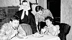Divadelní průpravu měla Libuše Šafránková od maminky, v jedenácti si ve... Divadelní průpravu měla Libuše Šafránková od maminky, v jedenácti si ve...