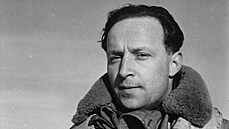 Pilot RAF Josef Stehlík se zapsal do historie jako stíhací eso tří front,... Pilot RAF Josef Stehlík se zapsal do historie jako stíhací eso tří front,...