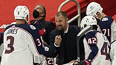 Brad Larsen a hokejisté Columbusu Brad Larsen a hokejisté Columbusu