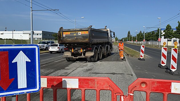 Jedna z hlavních dopravních tepen v Plzni, Folmavská ulice, se začala... Jedna z hlavních dopravních tepen v Plzni, Folmavská ulice, se začala...
