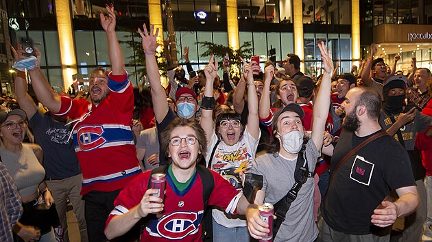 Fanouci hokejist Montrealu si uvaj postup do finle.