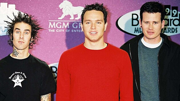 Kapela Blink-182: Travis Barker, Mark Hoppus a Tom DeLonge (1999)