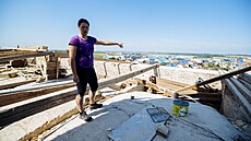 V poničené obci Moravská Nová Ves se konala mše pod širým nebem, protože kostel... V poničené obci Moravská Nová Ves se konala mše pod širým nebem, protože kostel...