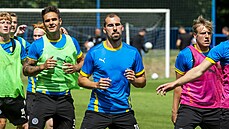 Trénink teplických fotbalistů - uprostřed v modrém triku je David Ledecký. Trénink teplických fotbalistů - uprostřed v modrém triku je David Ledecký.