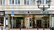 Stát chystá dražbu Paláce Broadway v Praze nejméně za miliardu korun. (22.... Stát chystá dražbu Paláce Broadway v Praze nejméně za miliardu korun. (22....
