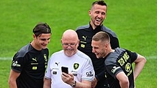 Aleš Matějů (vlevo) a Pavel Kadeřábek (vpravo) na tréninku fotbalové... Aleš Matějů (vlevo) a Pavel Kadeřábek (vpravo) na tréninku fotbalové...