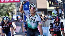 SLOVENSKÉ VÍTĚZSTVÍ. Peter Sagan si jede pro triumf v desáté etapě italského... SLOVENSKÉ VÍTĚZSTVÍ. Peter Sagan si jede pro triumf v desáté etapě italského...