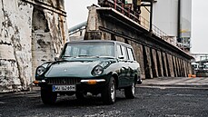 Příď Ferrari 365 GT 2+2 se na Jeep Wagoneer zbytek auta povedlo „naroubovat“... Příď Ferrari 365 GT 2+2 se na Jeep Wagoneer zbytek auta povedlo „naroubovat“...