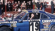 Michéle Mouton za volantem své Alpine A110 na Rally Monte Carlo Michéle Mouton za volantem své Alpine A110 na Rally Monte Carlo
