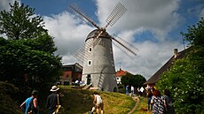 Třebíčský větrný mlýn otevřel turistům i své vnitřní prostory. Návštěvníci... Třebíčský větrný mlýn otevřel turistům i své vnitřní prostory. Návštěvníci...