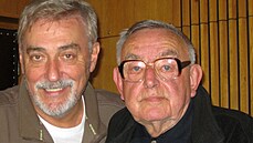 Herec Karel Urbánek (vpravo) na snímku s Janem Rosákem Herec Karel Urbánek (vpravo) na snímku s Janem Rosákem