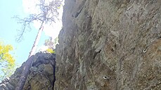 Na skalách u Janských Lázní a Pasek nad Jizerou se našly jisticí skoby... Na skalách u Janských Lázní a Pasek nad Jizerou se našly jisticí skoby...